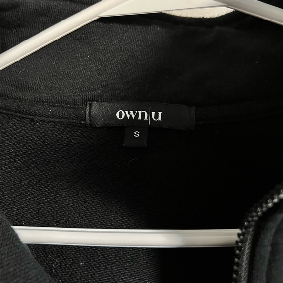 Ownu crop v-neck zip up black hoodie - Picture 2 of 3